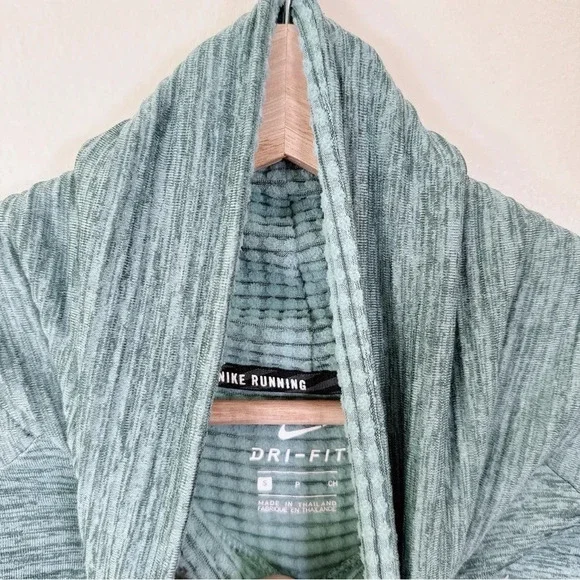 Nike Sphere Element Dri-Fit Pullover - Picture 14 of 16